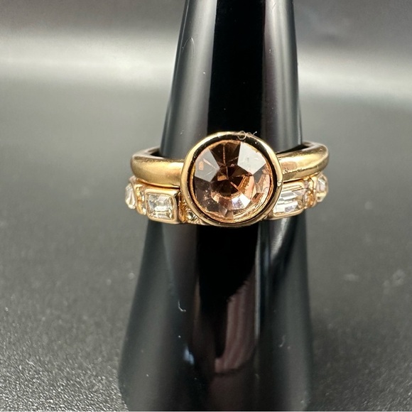 Elegant Artistic Inlaid Crystal Gold Plated Ring with Textured Bands - Picture 6 of 11